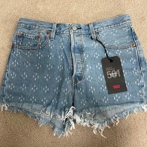 NWT Levi’s denim shorts